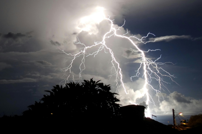 Toiture et orages de fin d'été - IMP Toiture Manosque et Forcalquier